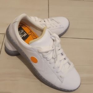 Men Converse Gym shoes, size 13, White patent leather